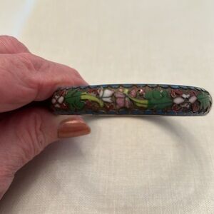 🟢Enamel Floral Textured Bangle Bracelet Vintage With Colors Red, Pink & Green